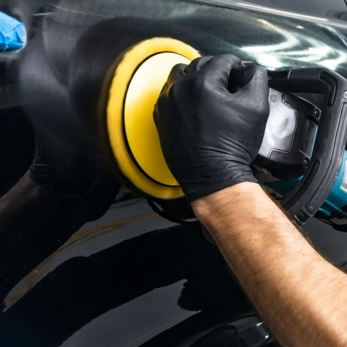 op_buffing-and-polishing-car-car-detailing-man-holds-4PA67MT-500x500
