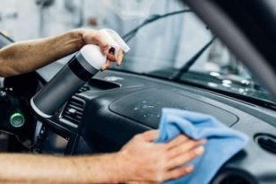 op_detailing-cleaning-salon-with-polishing-spray-SNMF3J5-3-308x205